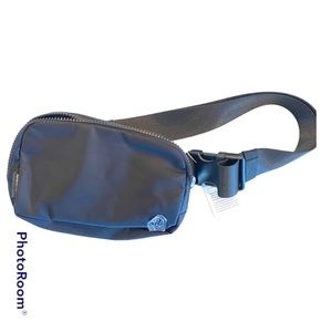 Lululemon Black Everywhere Belt Bag NWT